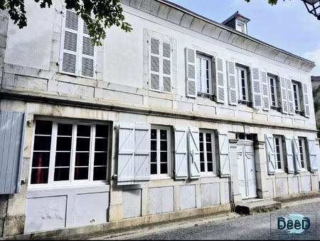 maison de maître rénovée avec jardin  garage et terrain