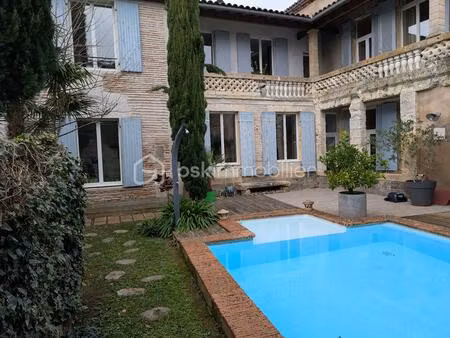 maison de 250 m² à le mas-d'agenais