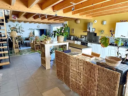 vente maison 6 pièces 155 m² à saint-romain-de-benet (17600)  254 000 €