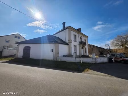 maison 6 pièces 245 m²