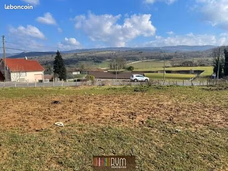 terrain 685 m² hautecourt romaneche