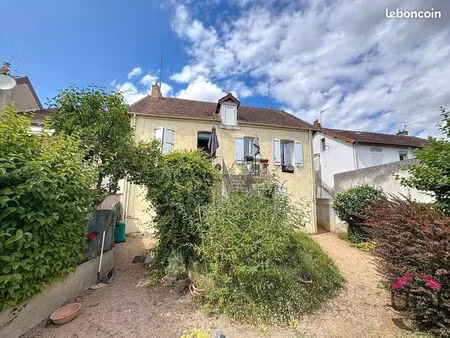 immeuble 10 pièces 227 m²