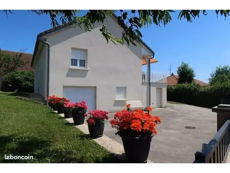 maison 6 pièces 121 m²