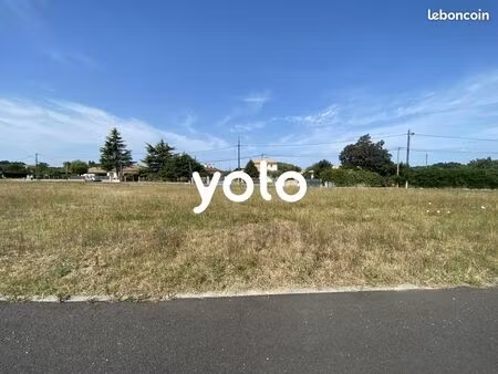 terrain 600 m² lamarque