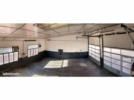 location box / entrepôt 75m2