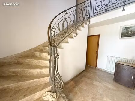 propriété 15 pièces 264 m²