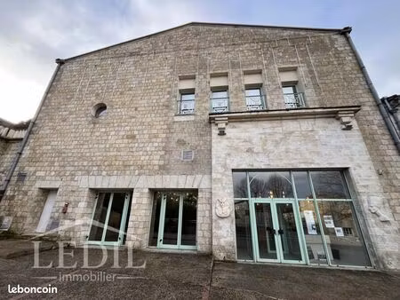 local commercial 710 m²