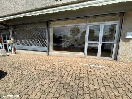 local 76 m² saint-bonnet-le-froid