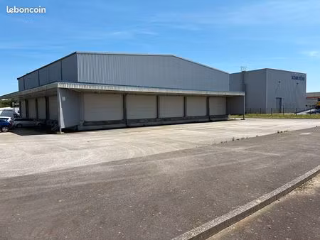 local 1030 m² chateaulin