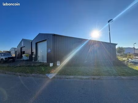 local 120 m² combrit