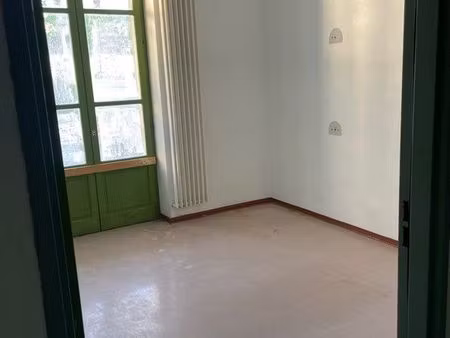 box de stockage à louer 10 le m2 ttc