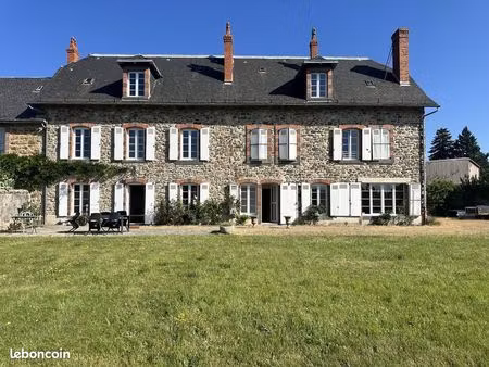 maison 229 m² ruynes-en-margeride