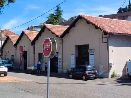 commerces services bureaux 210 m2