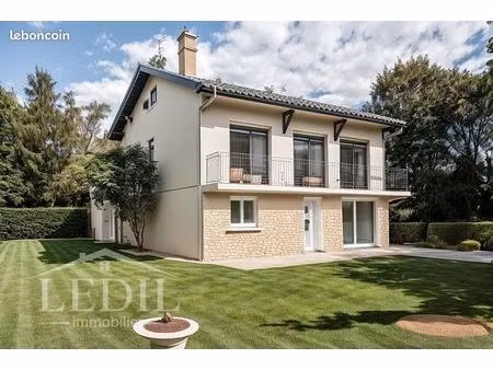 maison 5 pièces 150 m²