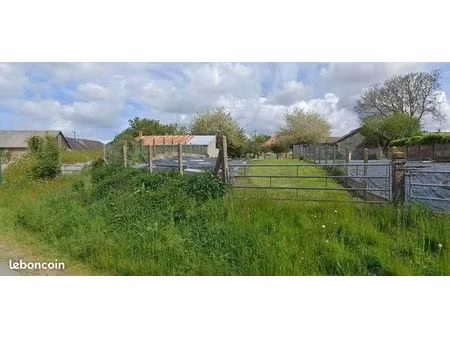 terrain 616 m² saint-james