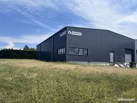 local commercial 600 m² davézieux