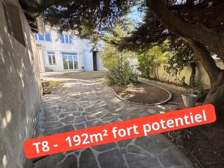 maison 8 pièces 192 m²
