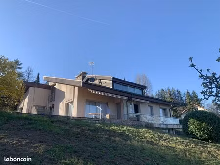 maison 8 pièces 210 m²