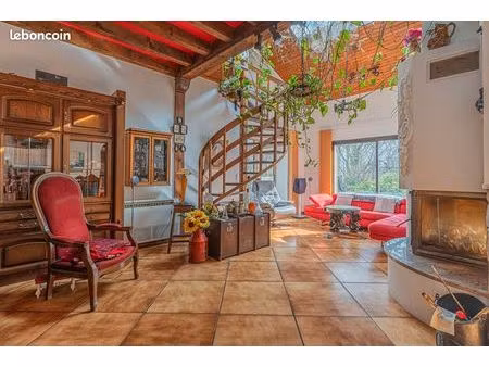 propriété 6 pièces 150 m²