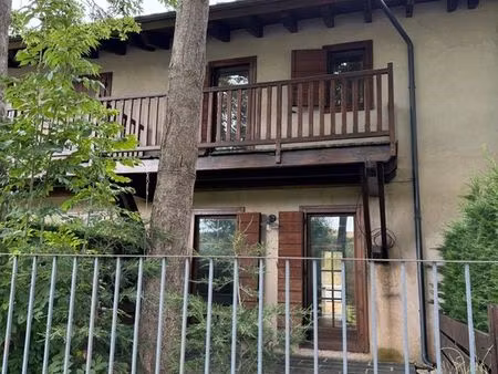 maison dans magnifique village