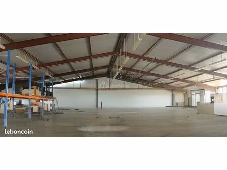 local 700 m² froideconche