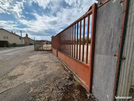 local 2400 m² gevigney et mercey