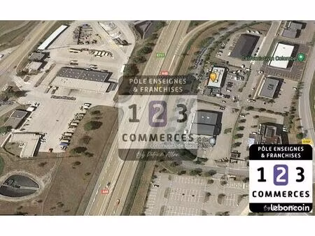 local commercial 900 m²