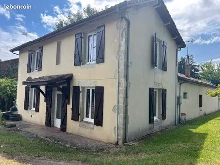 immeuble 7 pièces 200 m²