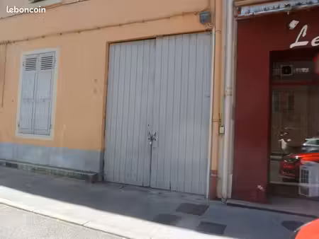 parking/box 45 m² macon