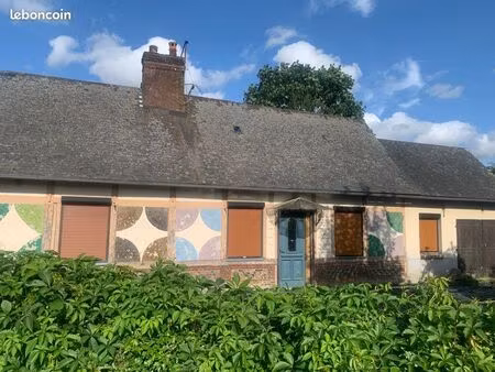 maison de campagne située au centre d’un joli village normand
