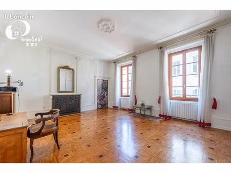 appartement 5 pièces 169 m²