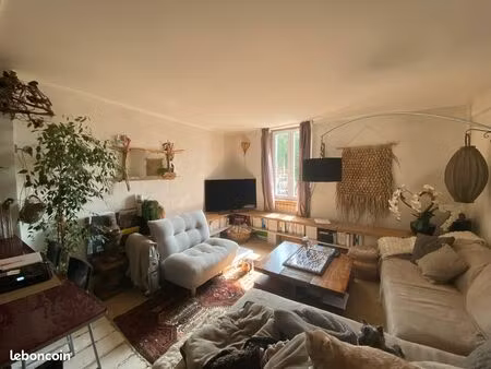 dax centre maison en ville avec 3 ch - 1sdd- 1sdb - 1 terrasse - 1 bureau -1 petit espace 