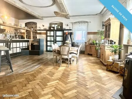 maison 9 pièces 355 m²