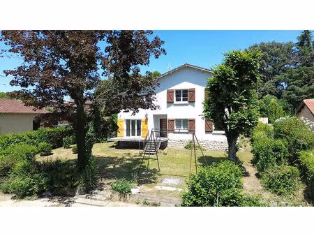 a vendre maison mirande centre ville 5 chambres 155 m2 et parc arboré et garage