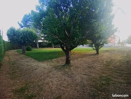 terrain 1 400 m² saint uze