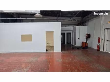 local commercial 1100 m² la chapelle saint luc