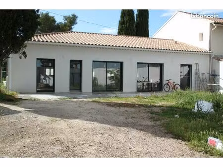 locaux pour  micro-creche  bureau  commerce et labo