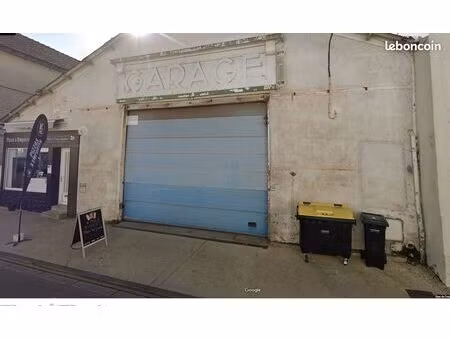 vend local commercial 440 m² a surgeres