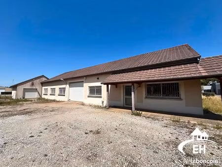 local 300 m² l aigle