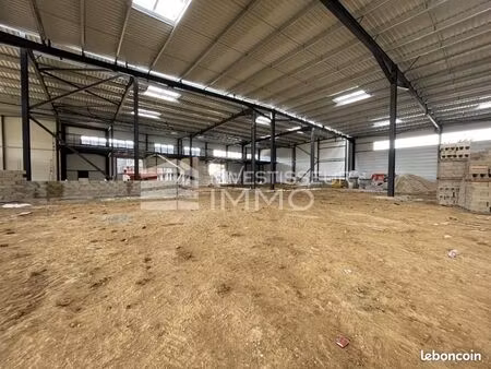 local d'activité 1 816 m²