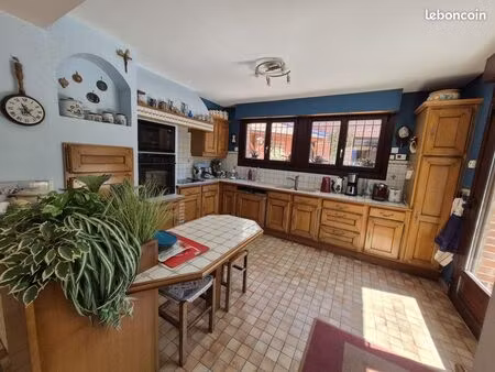 maison 4 pièces 209 m²