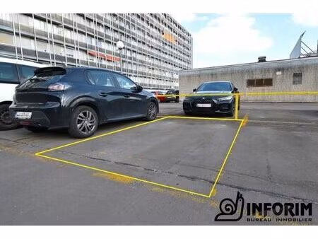 1 emplacement de parking à louer dans un parking privé