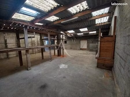 local industriel 222 m²