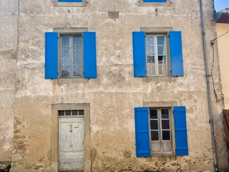 grande maison de village