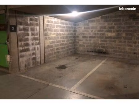 location place parking sous-sol louveciennes