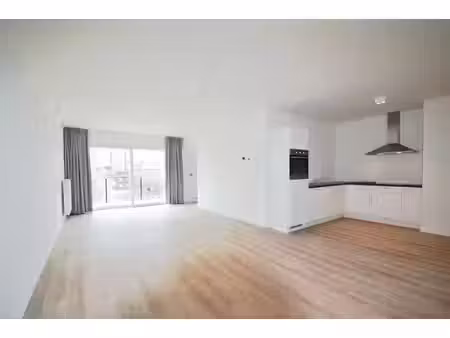 éénkamerige assistentieflat in izegem!