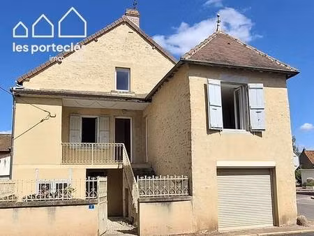 maison de village avec sa galerie