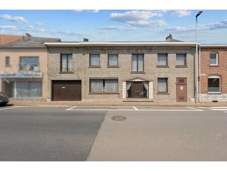 riante burgerwoning met 5 slaapkamers en atelier te nederbrakel