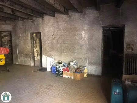 maison de village - 700m ²