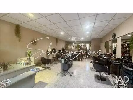 vente bureaux et commerces à sénas (13560) : à vendre / 50m² sénas